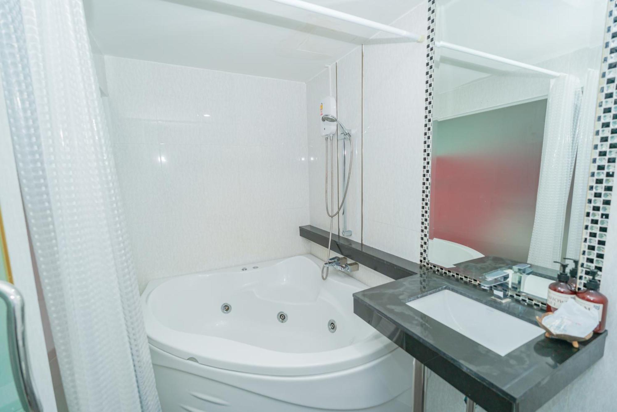 Patong Diamond Hotel エクステリア 写真